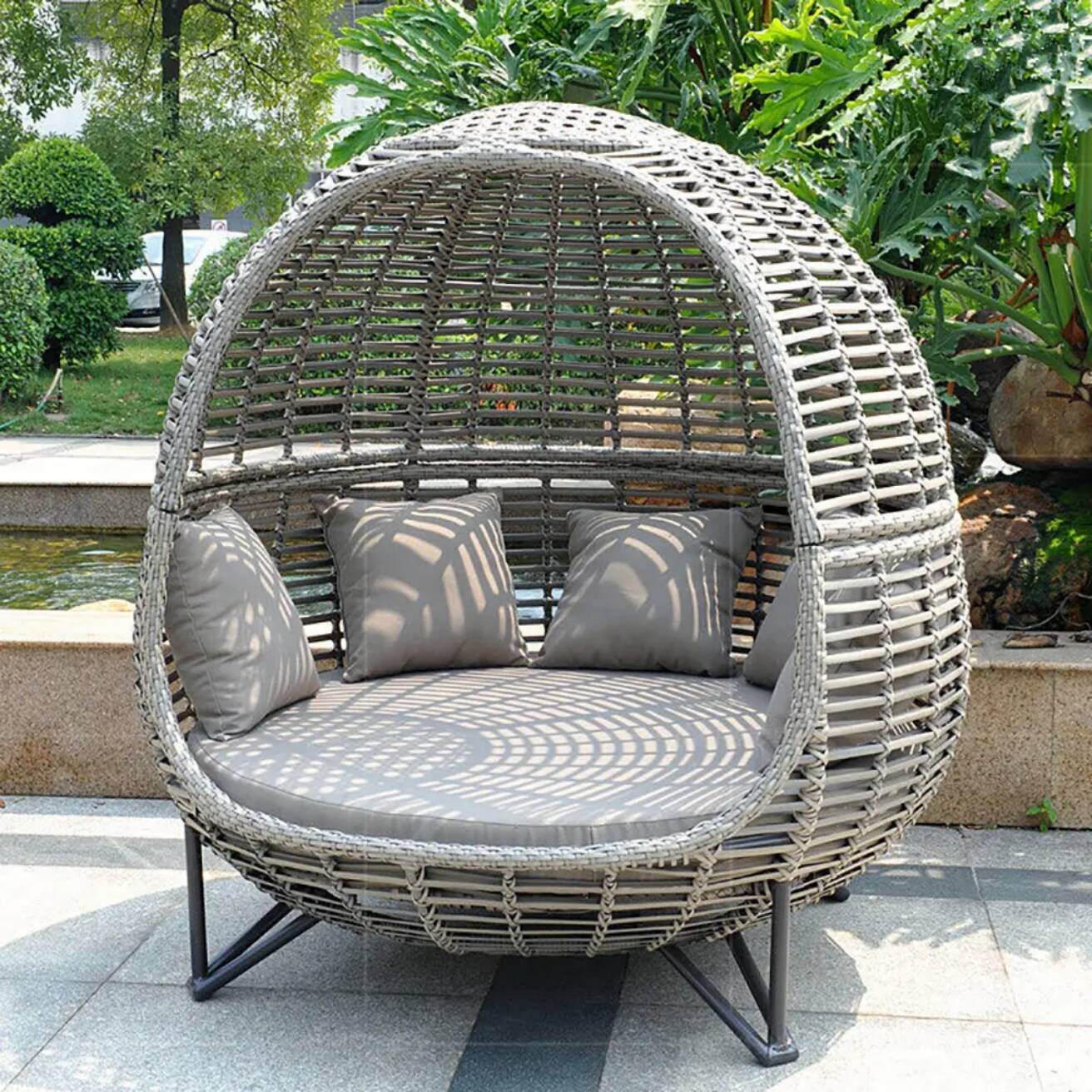 سرير نهاري خارجي بتصميم نورديك - مراجعة Outdoor Daybed Sofa وسعره